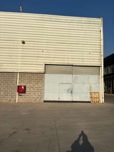ARRIENDO OFICINA+BODEGA COLINA CENTRO COMERCIAL CON SEGURIDAD