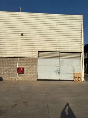 ARRIENDO OFICINA+BODEGA COLINA CENTRO COMERCIAL CON SEGURIDAD