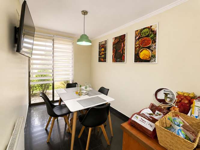 EXCELENTE CASA AMPLIADA 2 SUITES, 4 DORM + SERVICIO + ESCRITORIO - Imagen 7