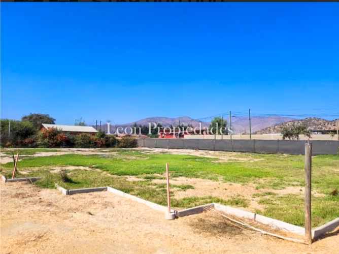 vendo parcela con piscina