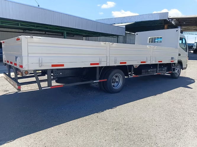 Camion Mitsubishi, 2020 - Imagen 5