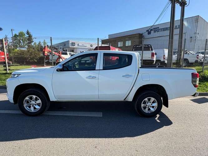 MITSUBISHI L200 2023 - Imagen 4
