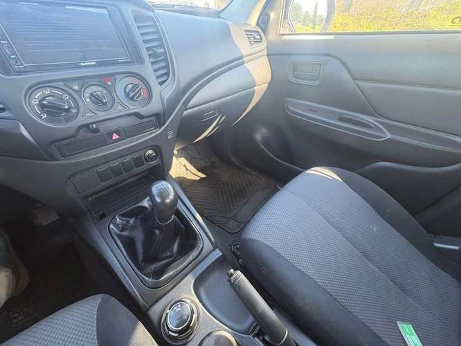 MITSUBISHI L200 2023 - Imagen 9