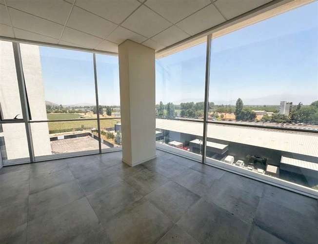 Oficina en arriendo en Colina