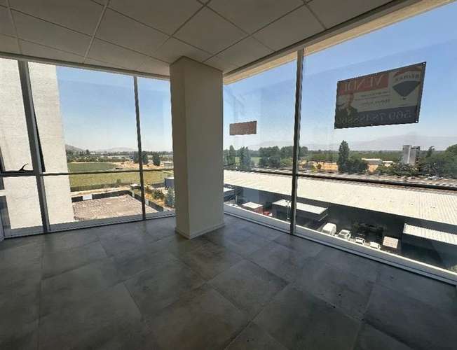 Oficina en arriendo en Colina