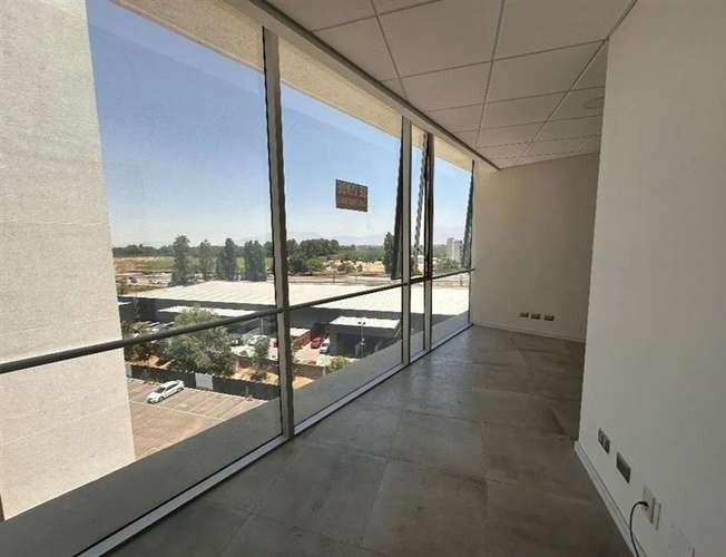 Oficina en arriendo en Colina