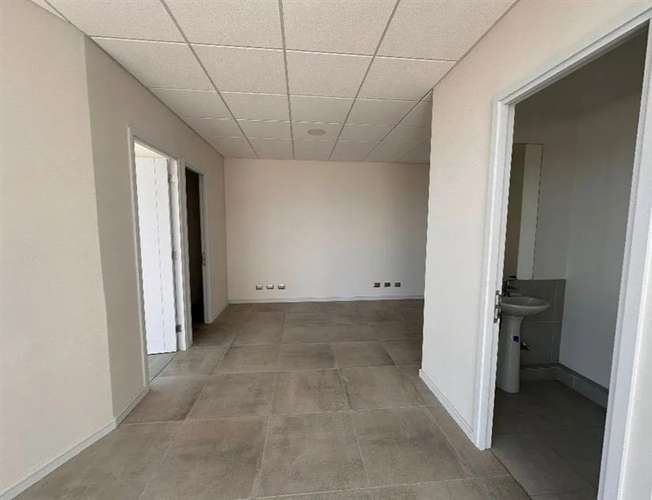 Oficina en arriendo en Colina