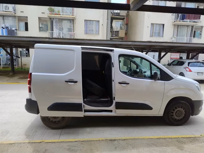Opel Combo 2024 1.5 Diésel 78.000 km – AÚN HOMOLOGADA – Ideal Trabajo