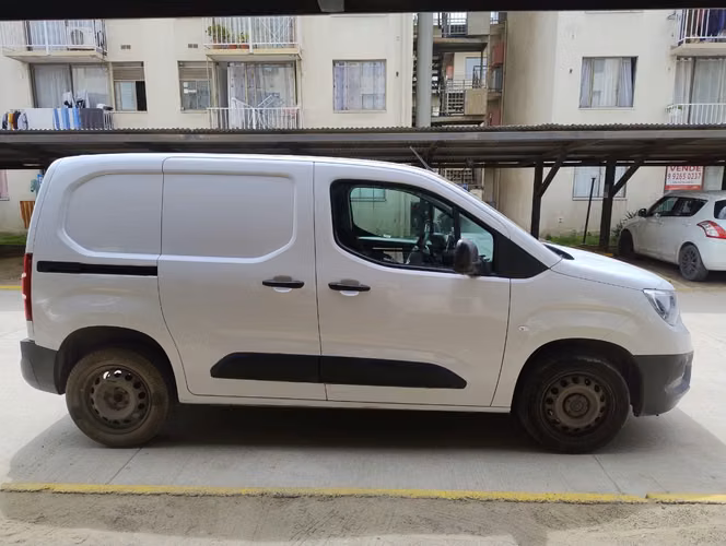 Opel Combo 2024 1.5 Diésel 78.000 km – AÚN HOMOLOGADA – Ideal Trabajo