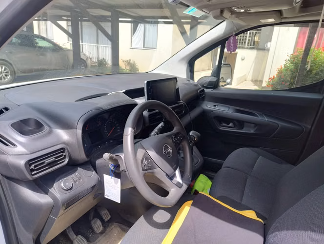 Opel Combo 2024 1.5 Diésel 78.000 km – AÚN HOMOLOGADA – Ideal Trabajo