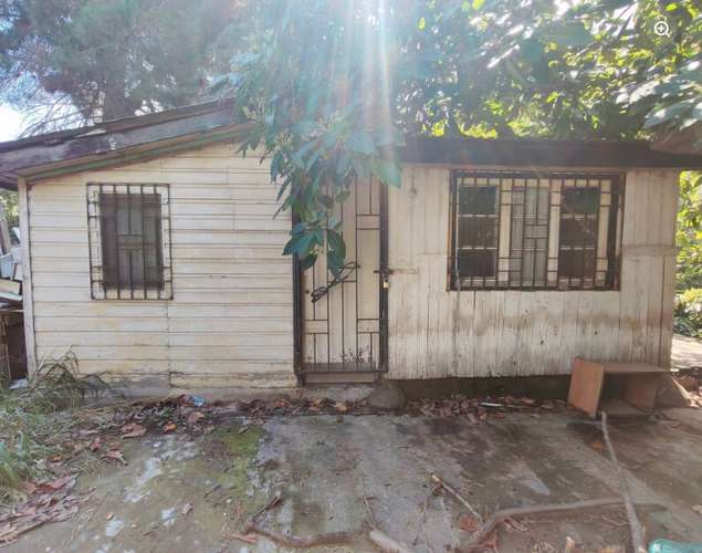 Sitio 670 m² con frutales y casa a reparar