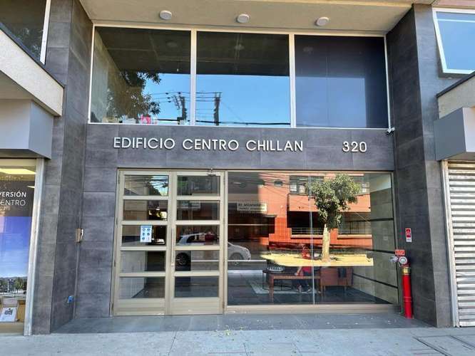 ARRIENDO DEPARTAMENTO CON PATIO EN EDIFICIO CENTRO I - Imagen 13