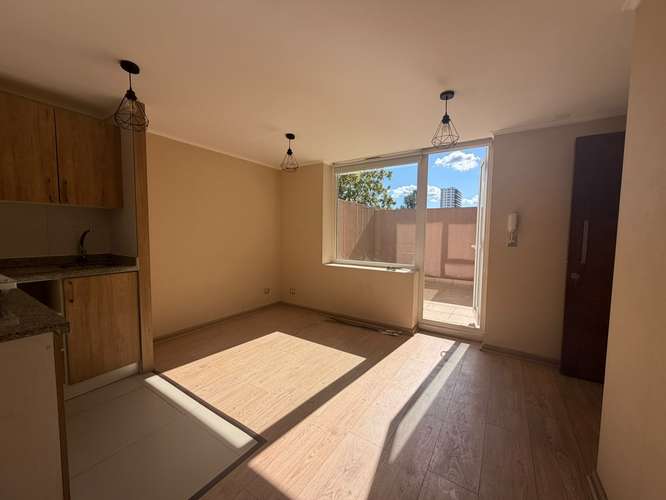 ARRIENDO DEPARTAMENTO CON PATIO EN EDIFICIO CENTRO I - Imagen 8