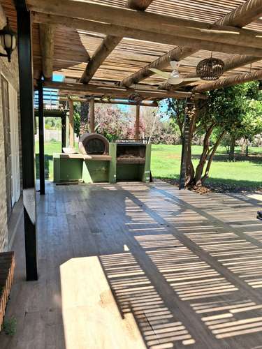 Por apuro, bajo la tasación: parcela 1,8 ha con casa, piscina y nogales, Buin