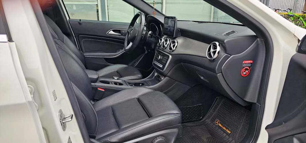 Mercedes Benz GLA 200 1.6 SPORT. 2019