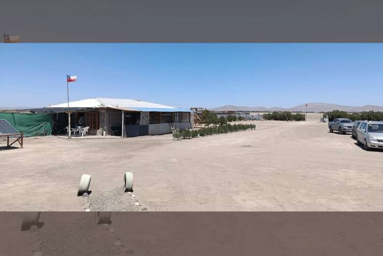 Parcela 5.300 m² con casa de 4 dormitorios – La Tirana