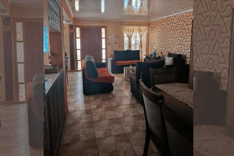 Parcela 5.300 m² con casa de 4 dormitorios – La Tirana