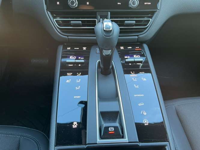 PORSCHE MACAN R - Imagen 16