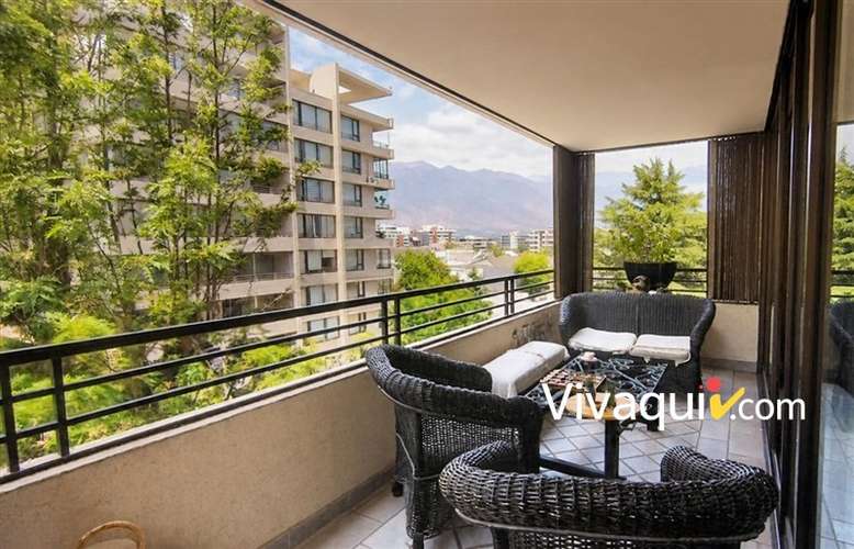 Luminoso Departamento en venta de 3 dorm. en Las Condes