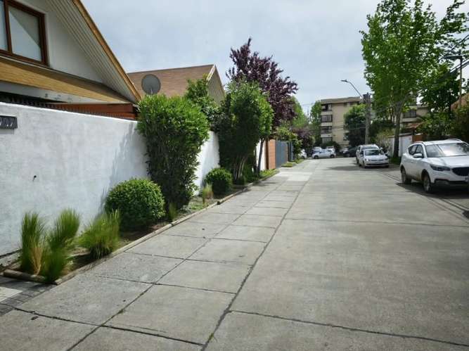 Casa AVDA PRESIDENTE SEBASTIÁN PIÑERA / AVDA FRANCISCO BILBAO - Imagen 2