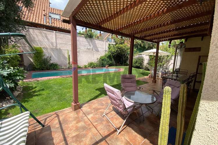 Venta casa en exclusivo condominio peñalolén