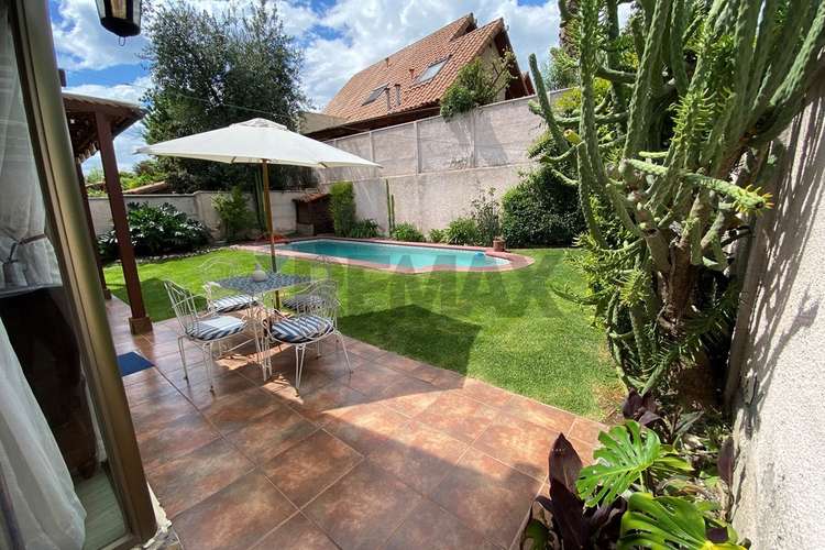 Venta casa en exclusivo condominio peñalolén