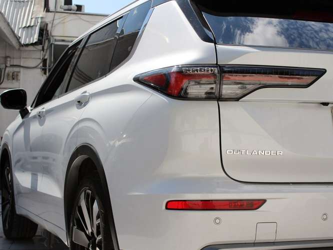MITSUBISHI OUTLANDER 2.5 GLS LIMITED 4X4 AT 2026