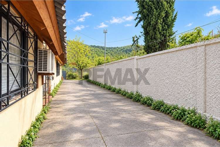 Casa comercial con galpón - ideal para negocios