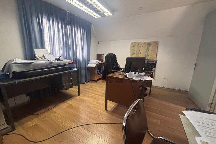 Casa comercial con galpón - ideal para negocios