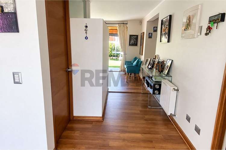 Casa en venta con piscina y quincho, las pircas. - Imagen 3