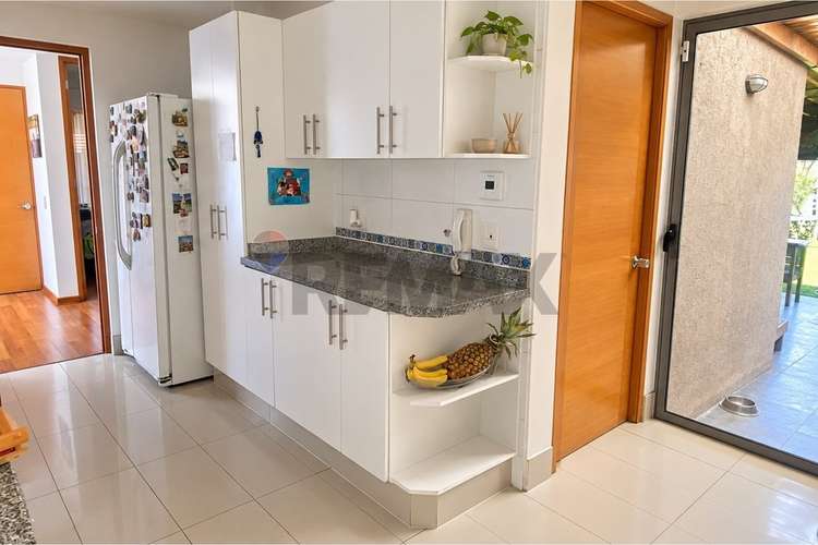 Casa en venta con piscina y quincho, las pircas. - Imagen 8