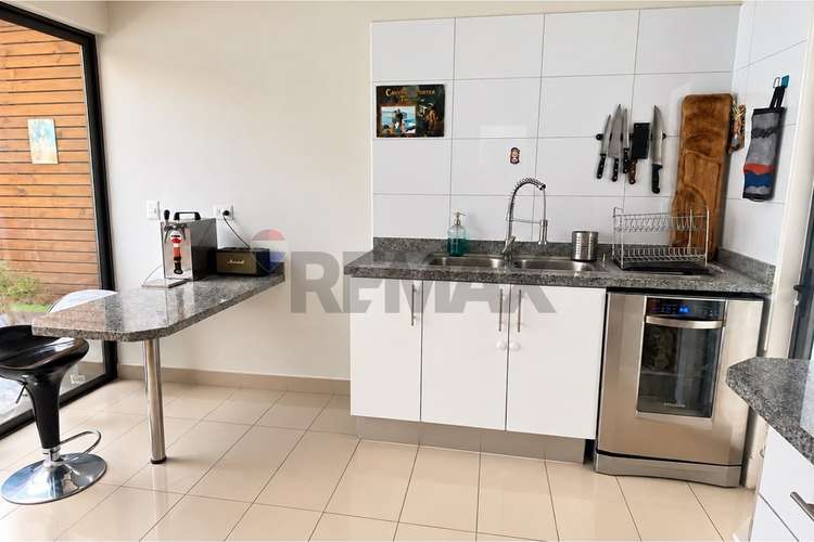 Casa en venta con piscina y quincho, las pircas. - Imagen 10