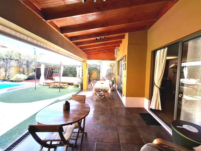 HERMOSA CASA AMPLIA , LUMINOSA CON TERRAZA Y PISCINA - Imagen 22
