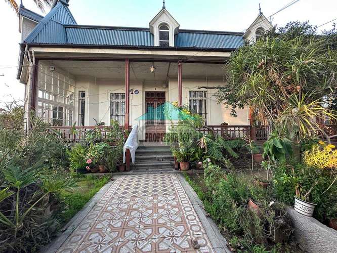 EXCLUSIVA CASONA CON GRAN POTENCIAL COMERCIAL Y PATRIMONIAL