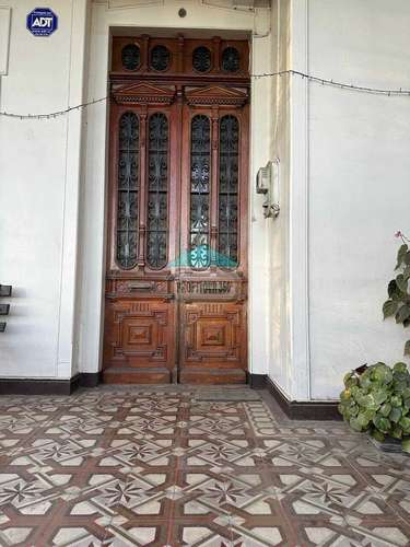 EXCLUSIVA CASONA CON GRAN POTENCIAL COMERCIAL Y PATRIMONIAL