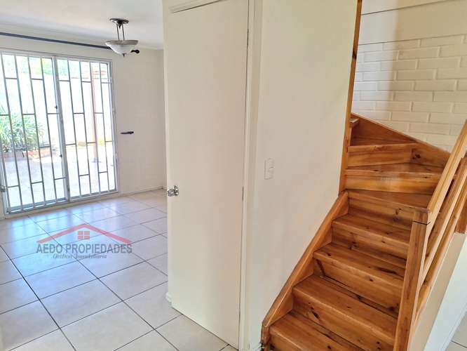 Se Arrienda Linda Casa Aislada, Condominio Rivera del Valle, Paradero 8, comuna de La Cruz.