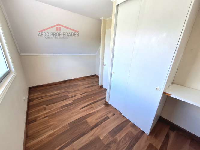 Se Arrienda Linda Casa Aislada, Condominio Rivera del Valle, Paradero 8, comuna de La Cruz.