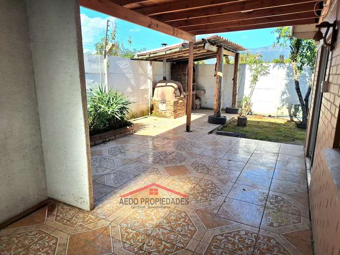 Se Arrienda Linda Casa Aislada, Condominio Rivera del Valle, Paradero 8, comuna de La Cruz.