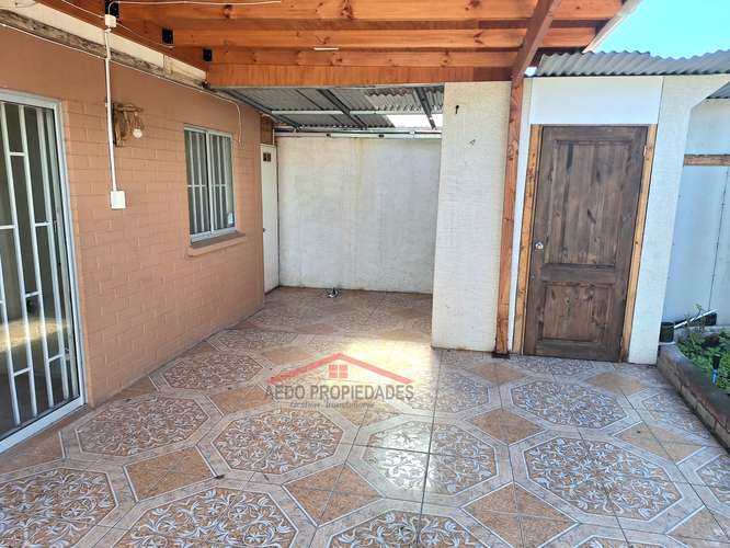 Se Arrienda Linda Casa Aislada, Condominio Rivera del Valle, Paradero 8, comuna de La Cruz.