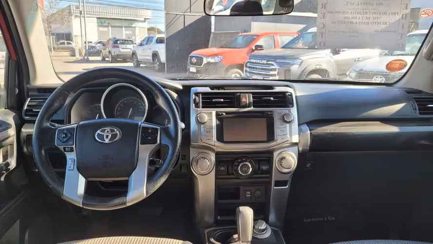 Toyota 4RUNNER 4X4 4.0 FULL AUT. 4.0 • 4WD • Automática • 2018 - Imagen 15