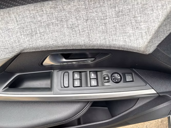 2025 Peugeot 3008 1.2 Allure Premier Hybrid AT - Imagen 15