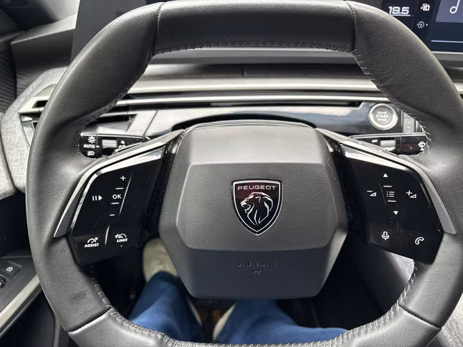 2025 Peugeot 3008 1.2 Allure Premier Hybrid AT - Imagen 12