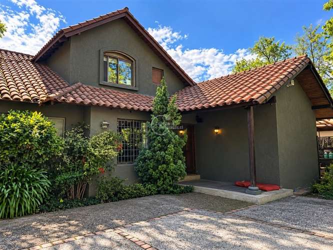 Acogedora Casa 5D/4B/2E Piscina en Dehesa Central