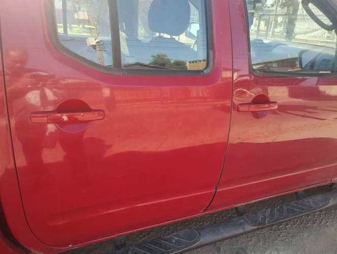 NISSAN NAVARA HD 2015 4x4 + CÚPULA Y PISADERAS (OPORTUNIDAD)