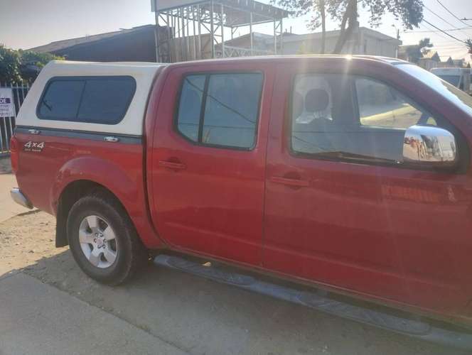 NISSAN NAVARA HD 2015 4x4 + CÚPULA Y PISADERAS (OPORTUNIDAD)