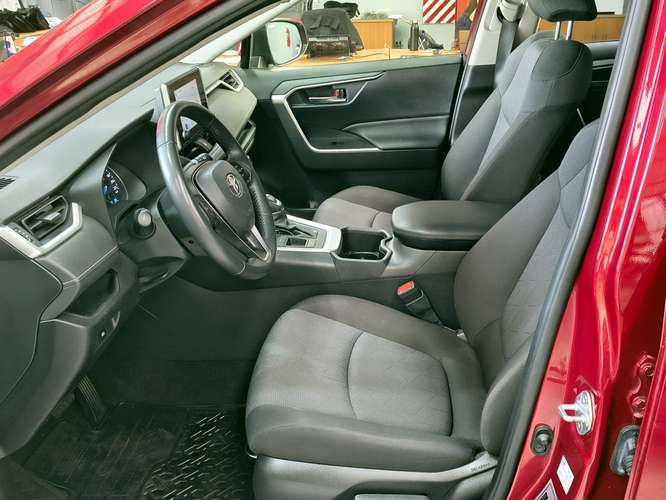 TOYOTA RAV4 2025
