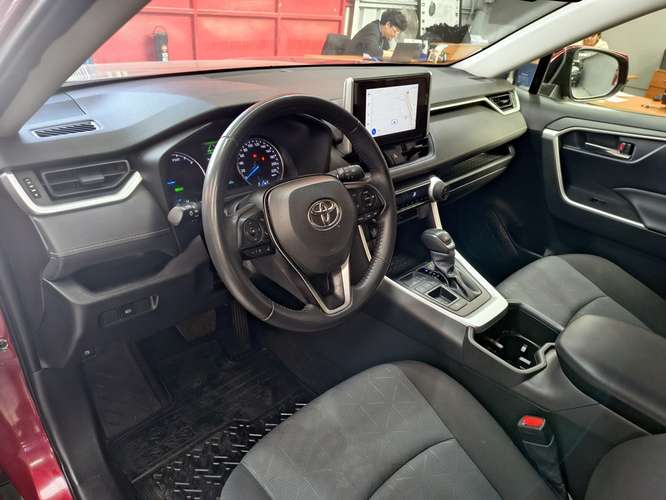 TOYOTA RAV4 2025