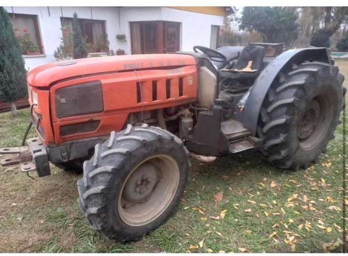 Máquinas agrícolas tractor - Imagen 1