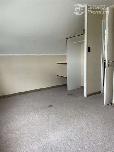 Casa en venta de 2D+2B+est.patio Pocuro Escuadrón en Coronel - Imagen 8