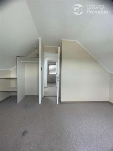 Casa en venta de 2D+2B+est.patio Pocuro Escuadrón en Coronel - Imagen 7
